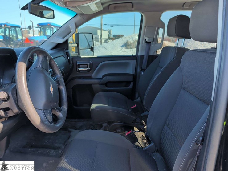 2016-chevrolet-silverado-2500hd-image-10