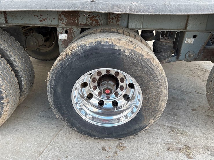 2015-smithco-side-dump-image-43