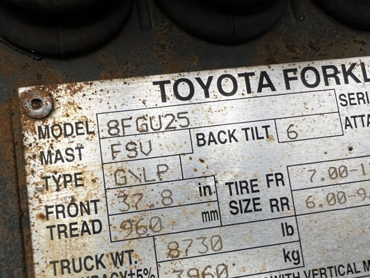 2014-toyota-8fgu25-image-15