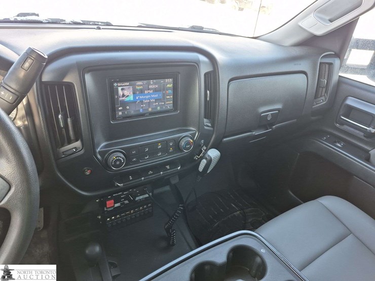 2019-chevrolet-silverado-2500hd-image-16