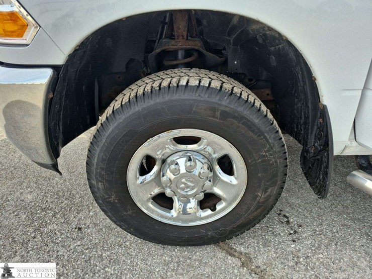 2011-dodge-2500-image-21