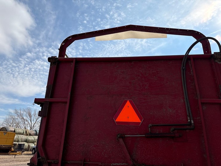roorda-8ft-x-20ft-rear-unload-silage-wagon-image-26