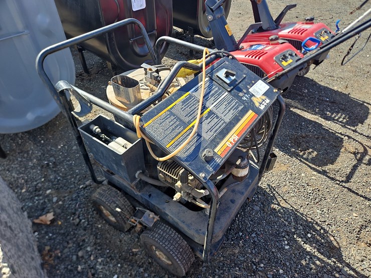 mi-t-m-hot-water-pressure-washer-image-1