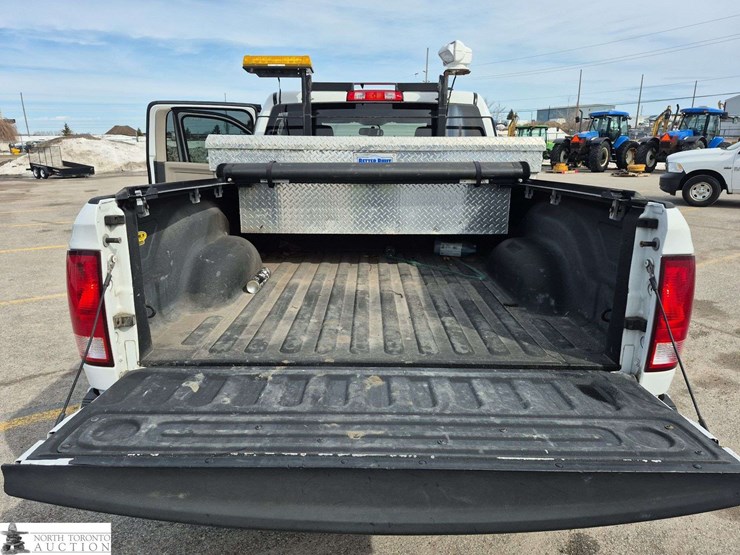 2011-dodge-2500-image-24