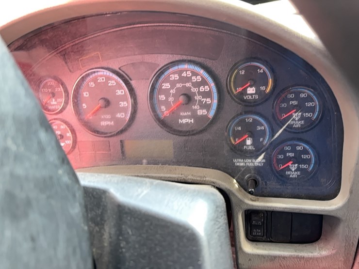 2017-international-durastar-4300-image-22