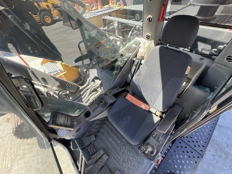 2019-volvo-ec380el-image-43