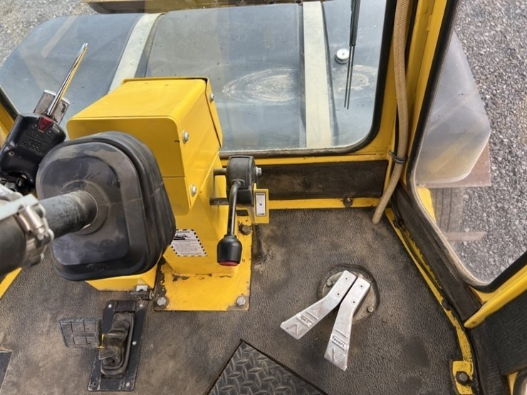 2015-superior-broom-dt80j-image-33