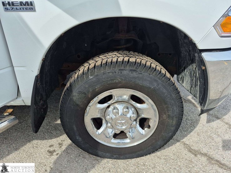 2011-dodge-2500-image-28