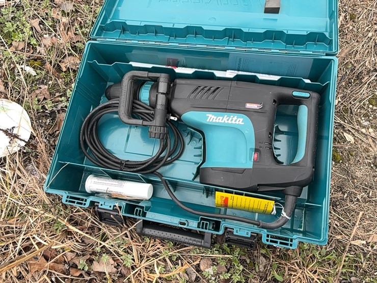 new-makita-20-lb-demolition-hammer--hm1203c--1-yr-factory-warranty-recon-new-support-equipment-image-1