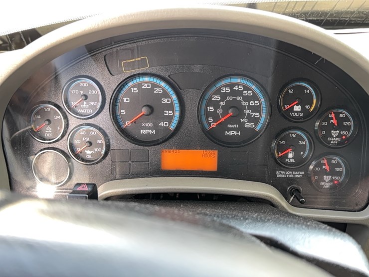 2017-international-durastar-4300-image-12