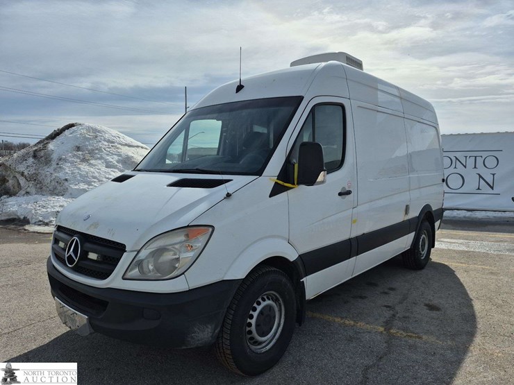 2013-mercedes-benz-sprinter-2500-image-1