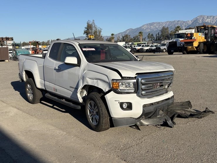 2019-gmc-canyon-sle-image-2
