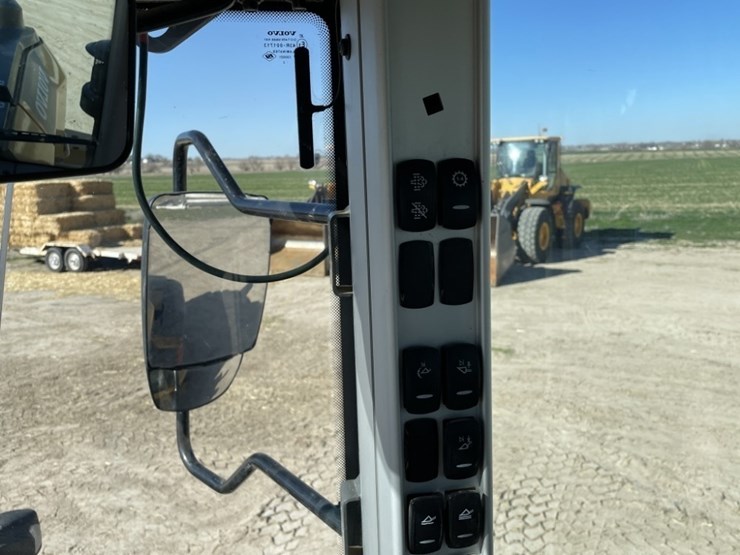 2023-volvo-l70h-image-36