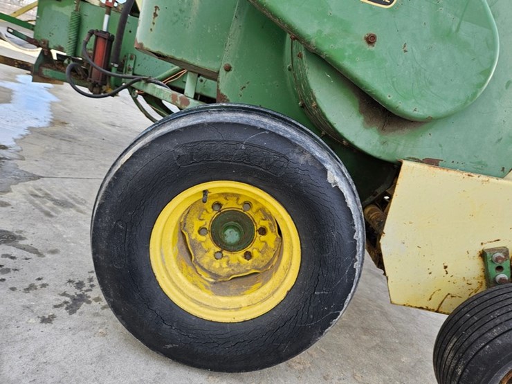 john-deere-327-image-39