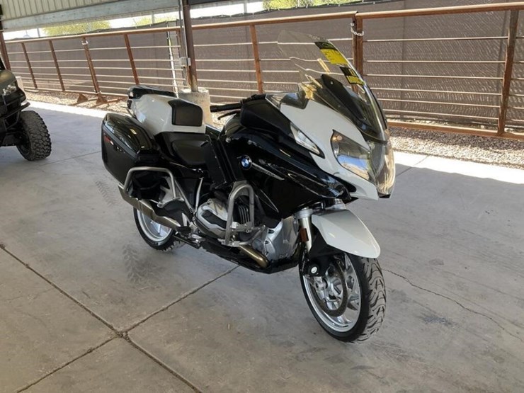 2015-bmw-1200rt-motorcycle-image-2