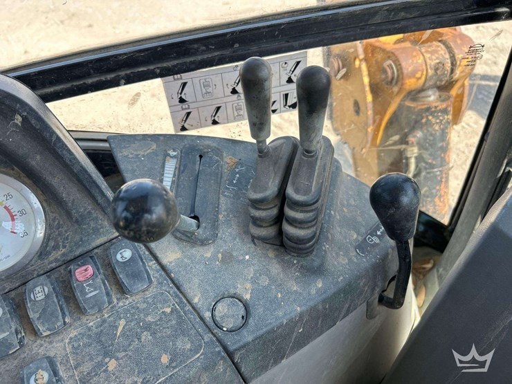 2011-caterpillar-420e-image-15