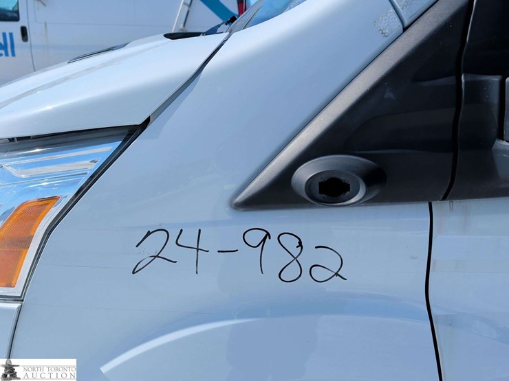 2016-ford-transit-image-25