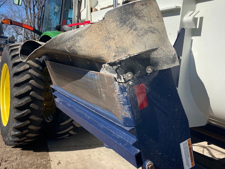 2024-herd-boss-6160-mixer-wagon--1-owner-image-33