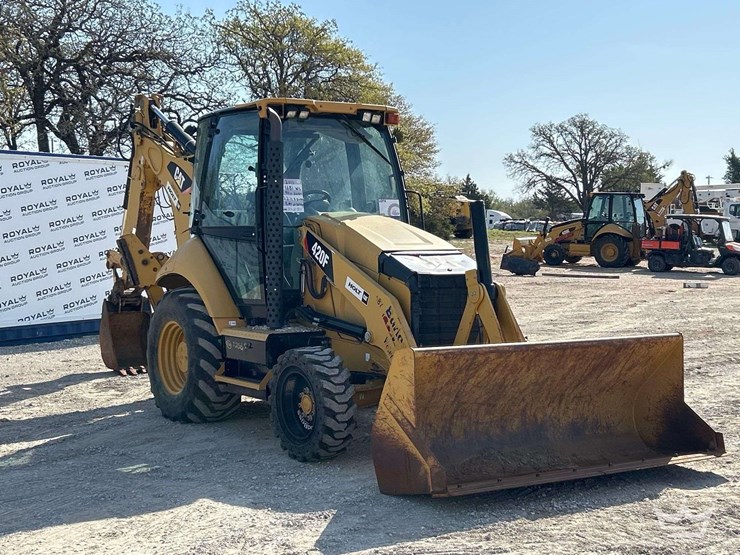 2013-caterpillar-420f-image-2