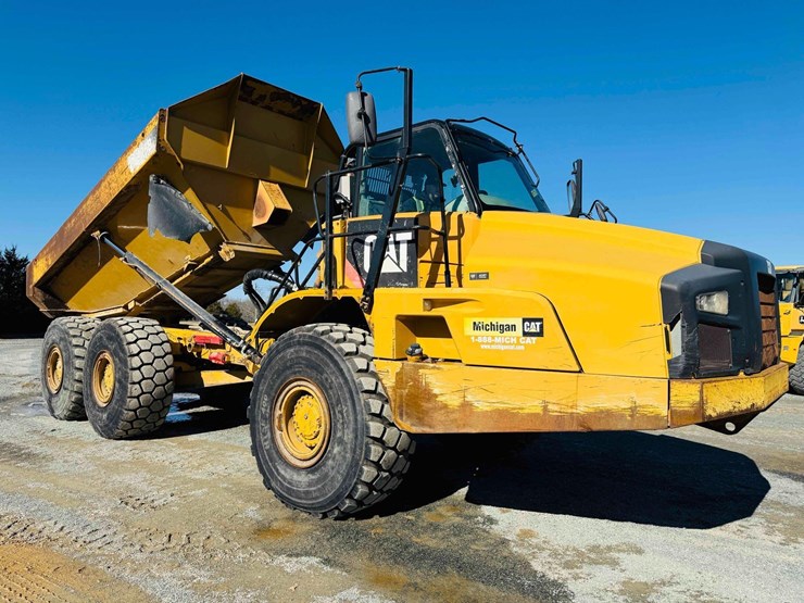 2015-caterpillar-735b-image-9