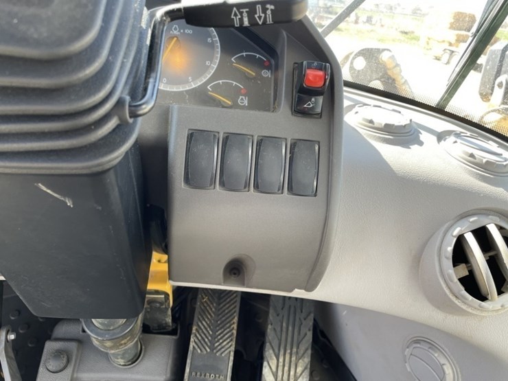 2024-volvo-l70h-image-40