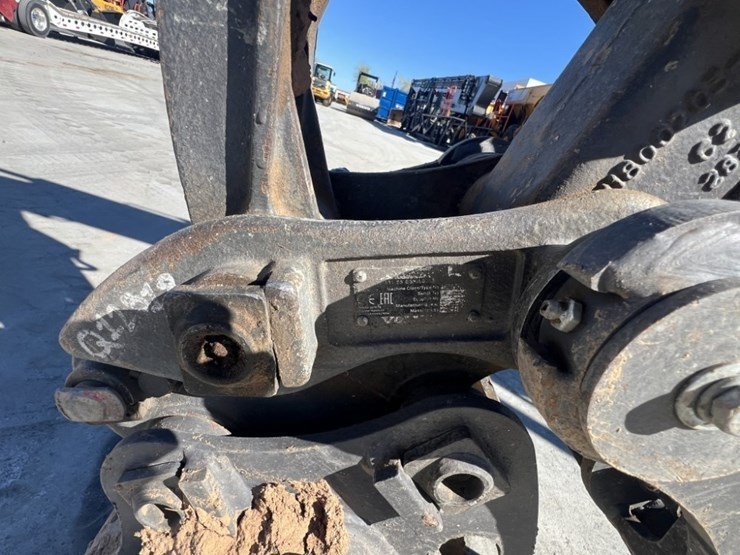 2022-volvo-ecr25d-image-10