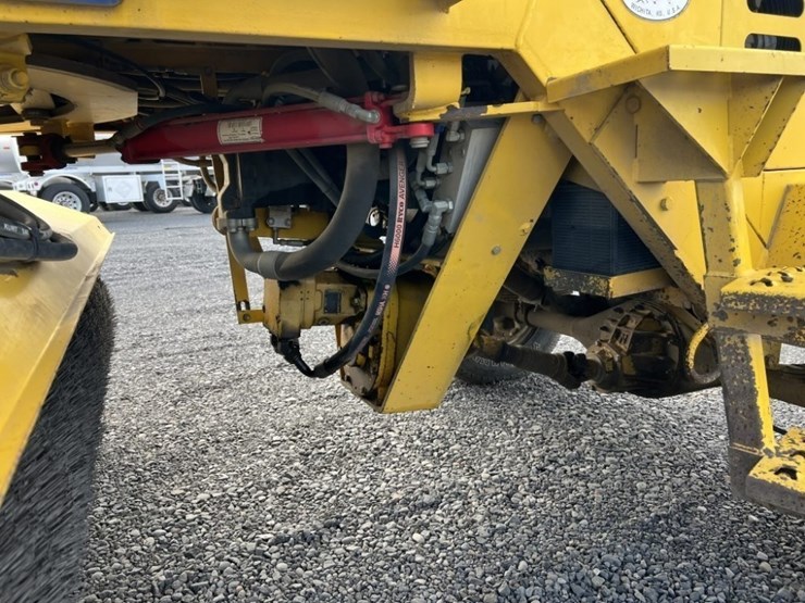 2015-superior-broom-dt80j-image-15