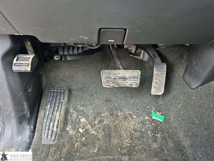 2017-chevrolet-silverado-1500-image-28