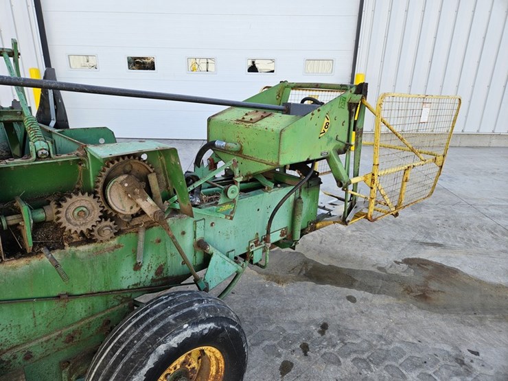john-deere-327-image-22