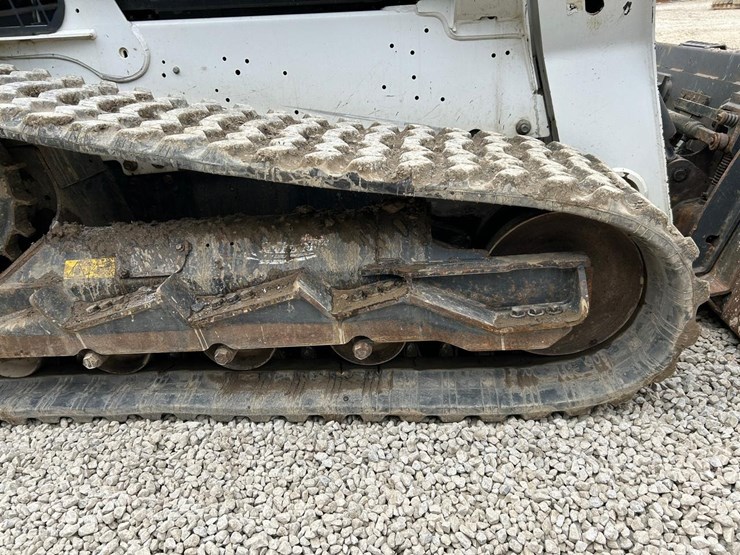 2022-bobcat-t740-image-14