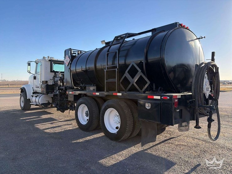 2005-international-5900i-t/a-gardner-denver-kill-truck-image-2