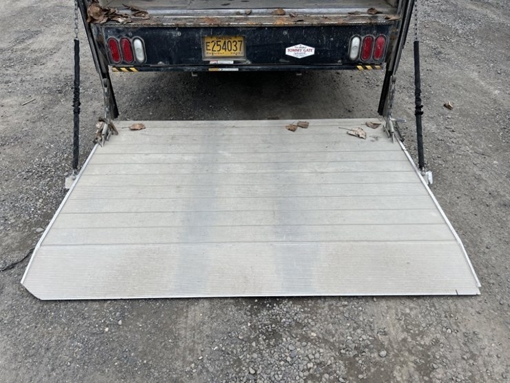 2010-freightliner-mt55-image-28