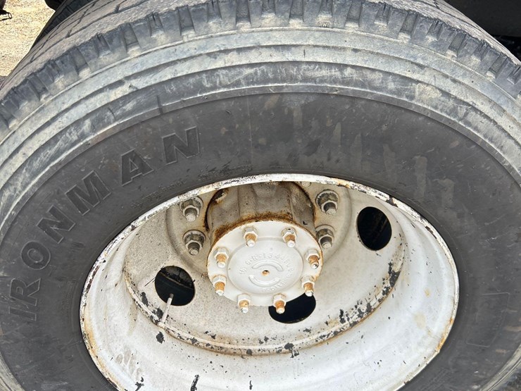 2007-sterling-l9500-image-15