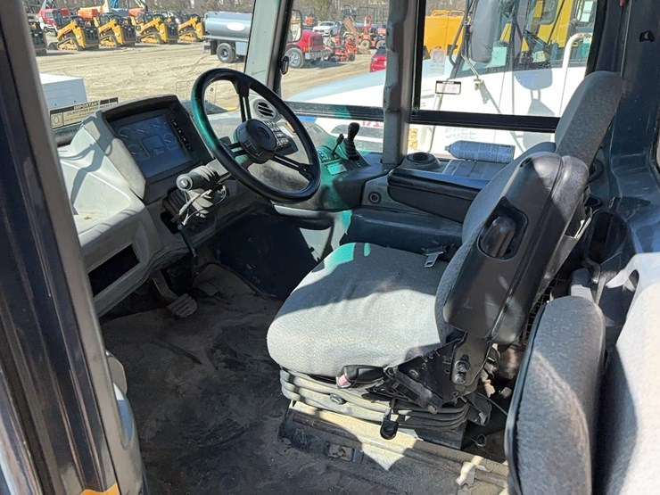 deere-300d-ii-image-16