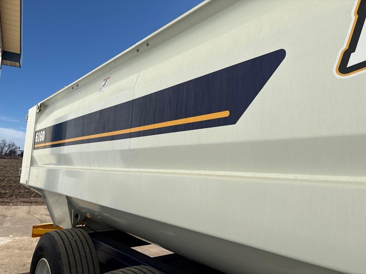 2024-herd-boss-6160-mixer-wagon--1-owner-image-9