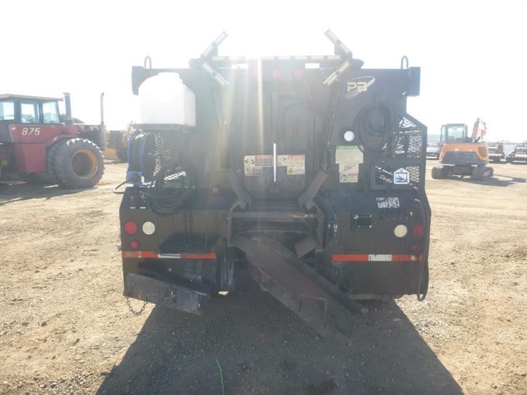 2013-ford-f650-image-6