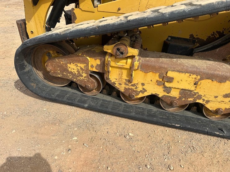 2017-caterpillar-299d2-image-10