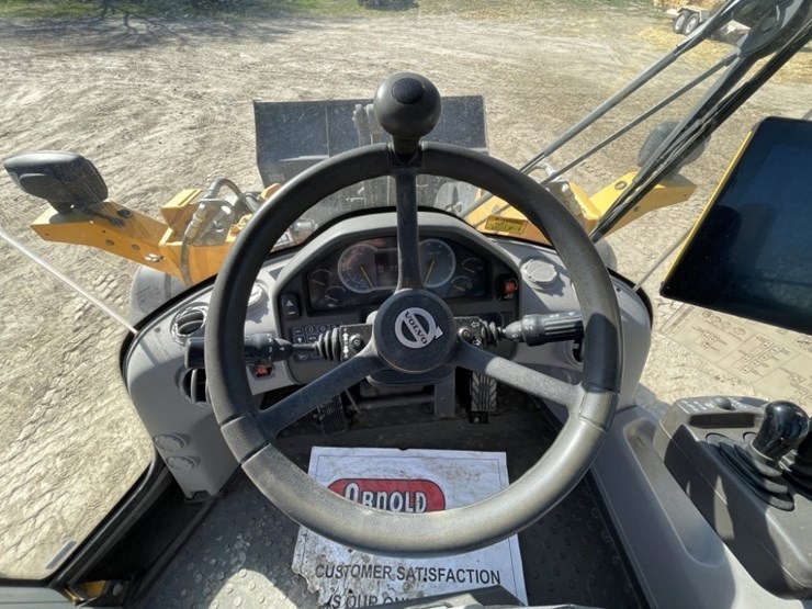 2023-volvo-l70h-image-39