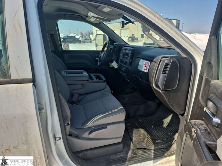 2017-chevrolet-silverado-1500-image-25