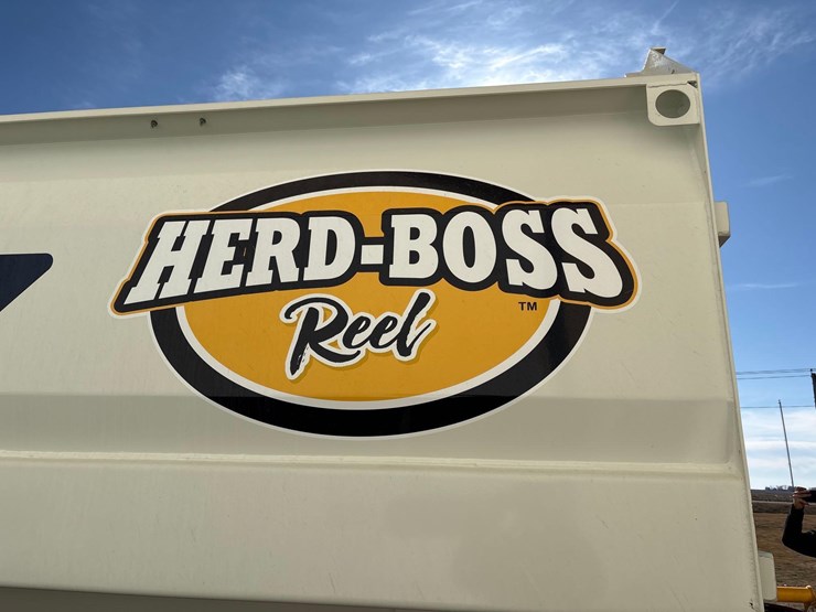 2024-herd-boss-6160-mixer-wagon--1-owner-image-6