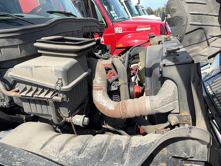 2017-international-durastar-4300-image-24