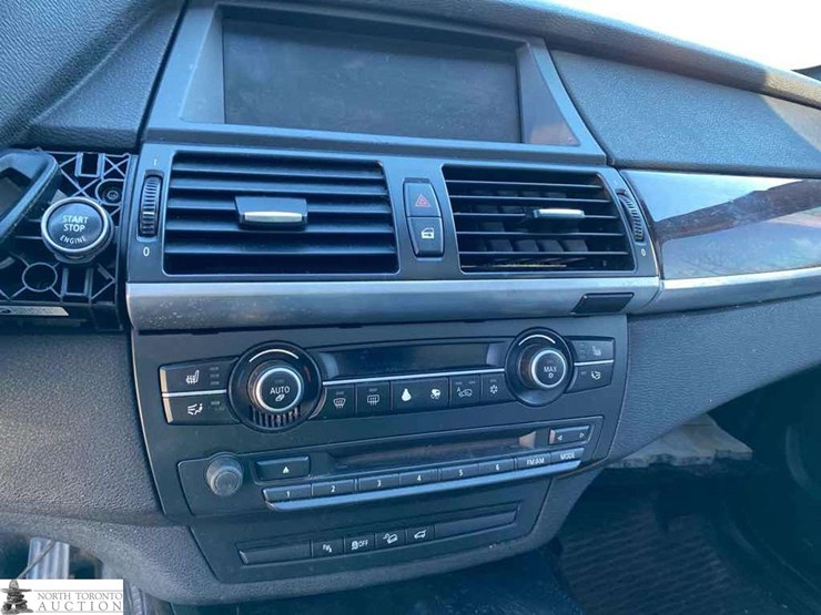 2011-bmw-x5-image-23