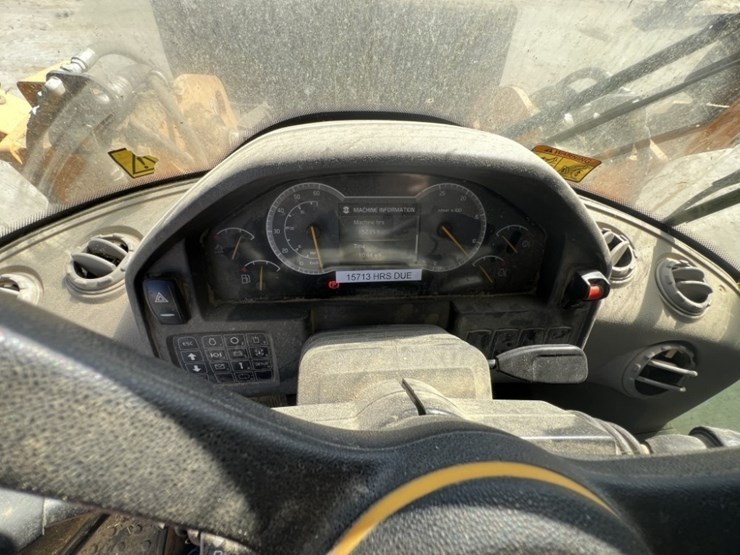 2022-volvo-l90h-image-46