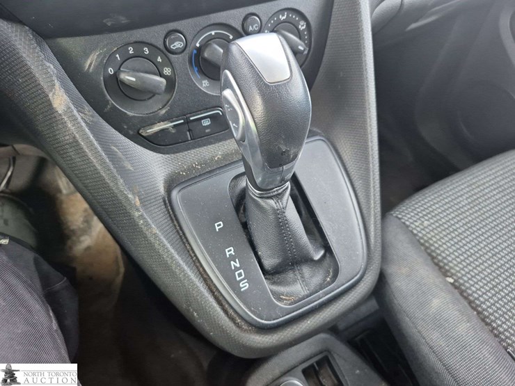 2016-ford-transit-connect-image-17