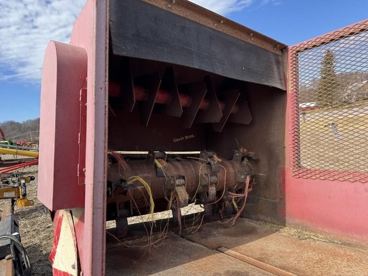 bale-chopper-for-big-square-bales---off-site-image-6