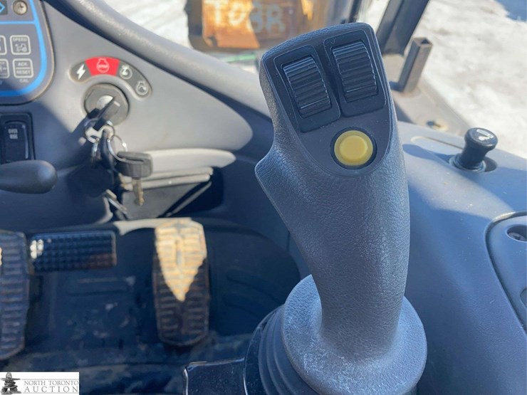 2013-new-holland-tv6070-image-22