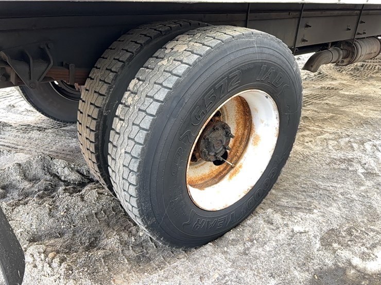 2016-international-durastar-4300-image-5