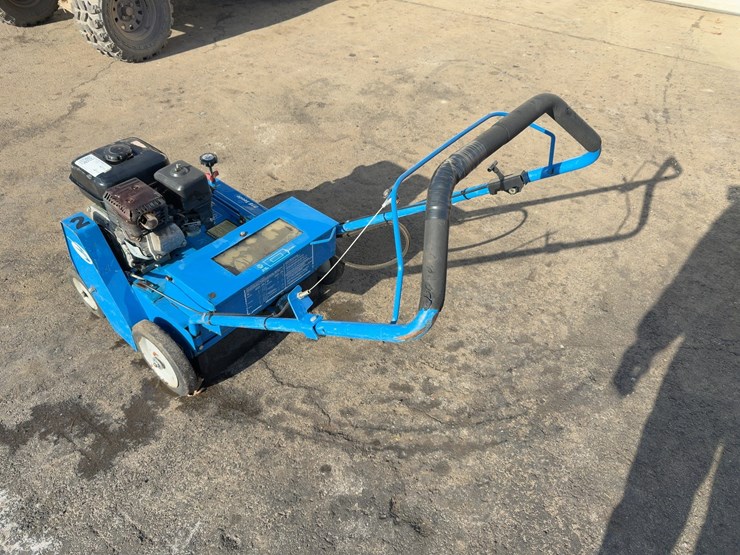 bluebird-p18-walk-behind-overseeder-image-2