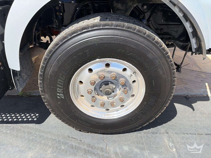 2015-kenworth-t800-t/a-wet-kit-sleeper-cab-truck-tractor-image-28