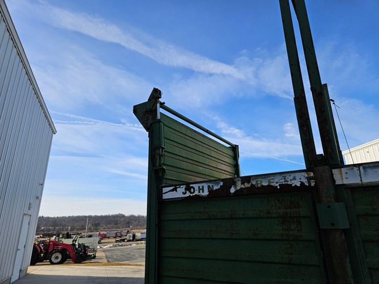 john-deere-100-image-24